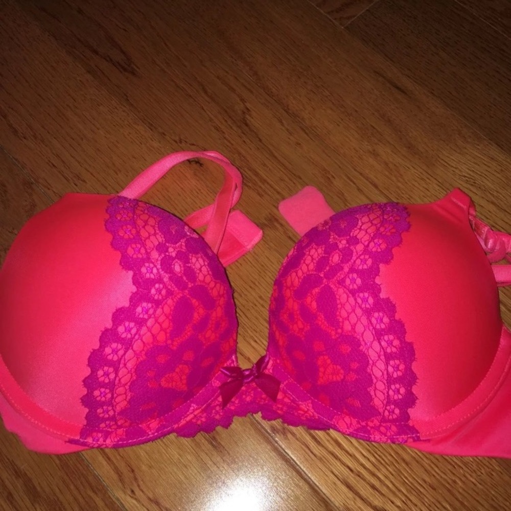 push-up bra